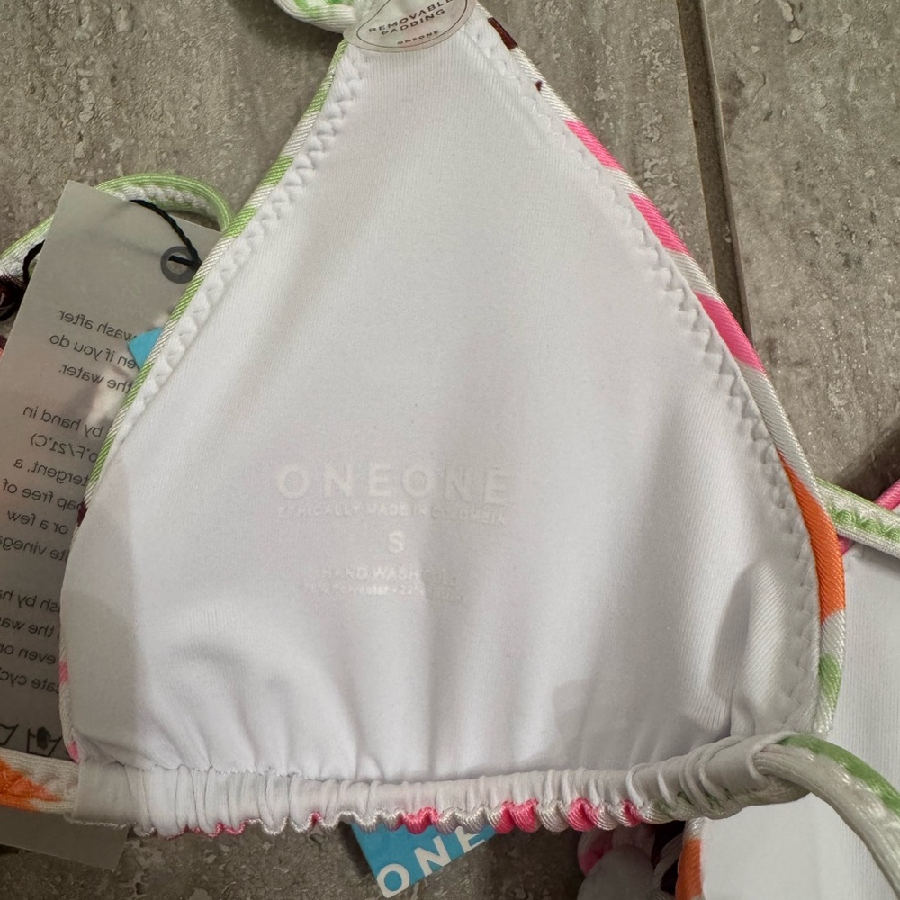 One One Bikini! - Picture 5 of 6